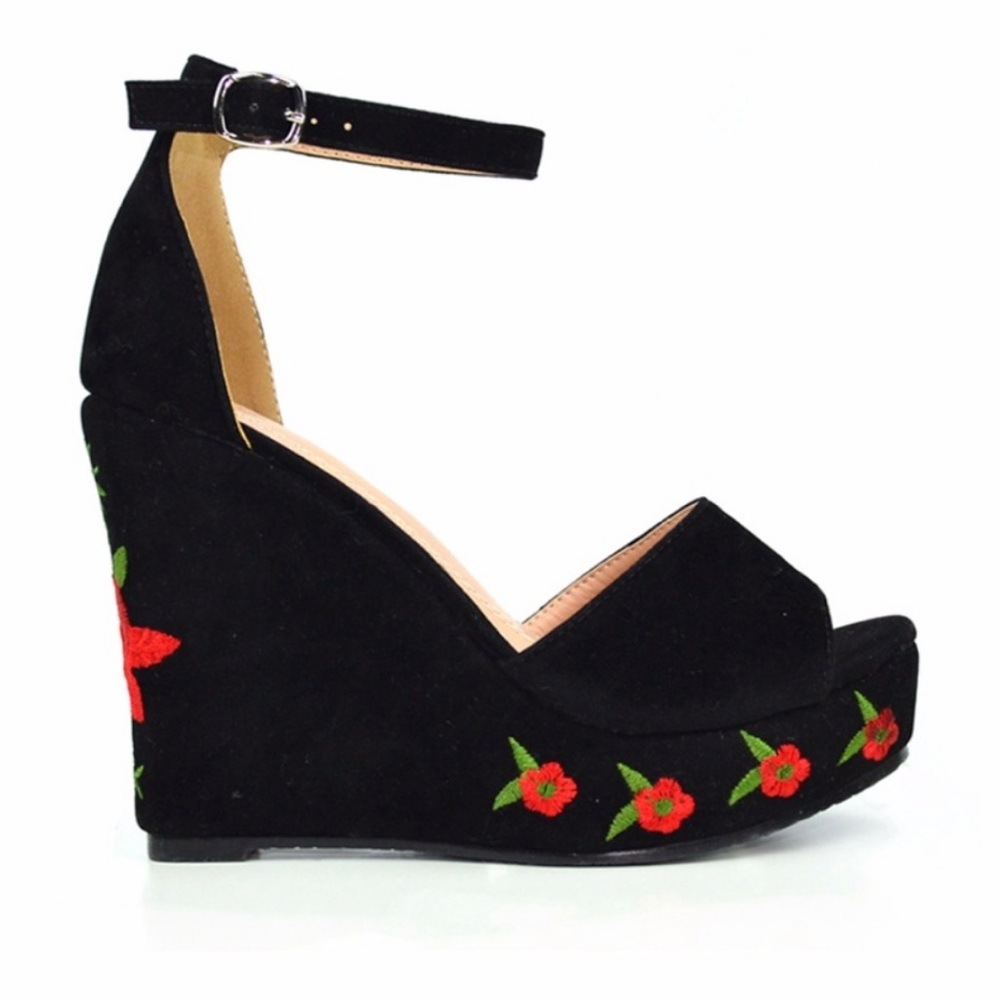 Chase + Chloe floral platform wedge heels